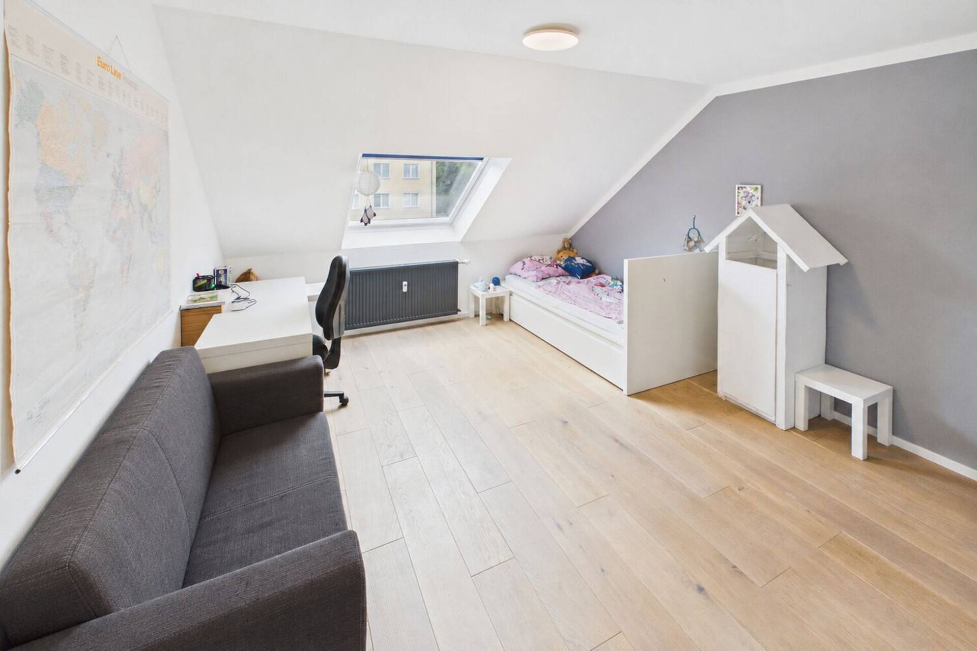Dachgeschosswohnung in 51145 Köln mit 65 m² kaufen