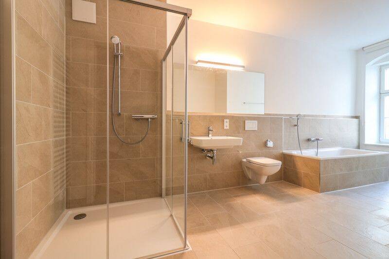 Charmante 3-Zimmer-Wohnung, 136m², Terrasse, Gäste-WC im Neubau BADERHOME