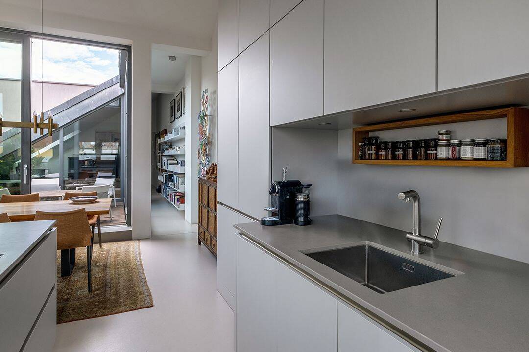 Einzigartiges Penthouse mit Terrasse, Atrium und Kamin im begehrten Bötzowkiez – Berlin – Vorschaubild 5