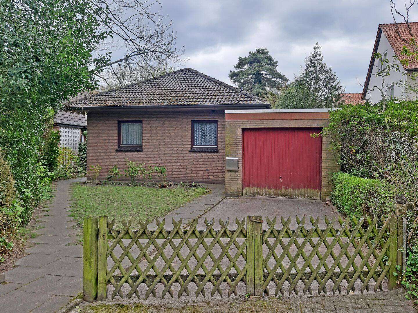 Charmantes Einfamilienhaus mit Garage in familienfreundlicher Lage