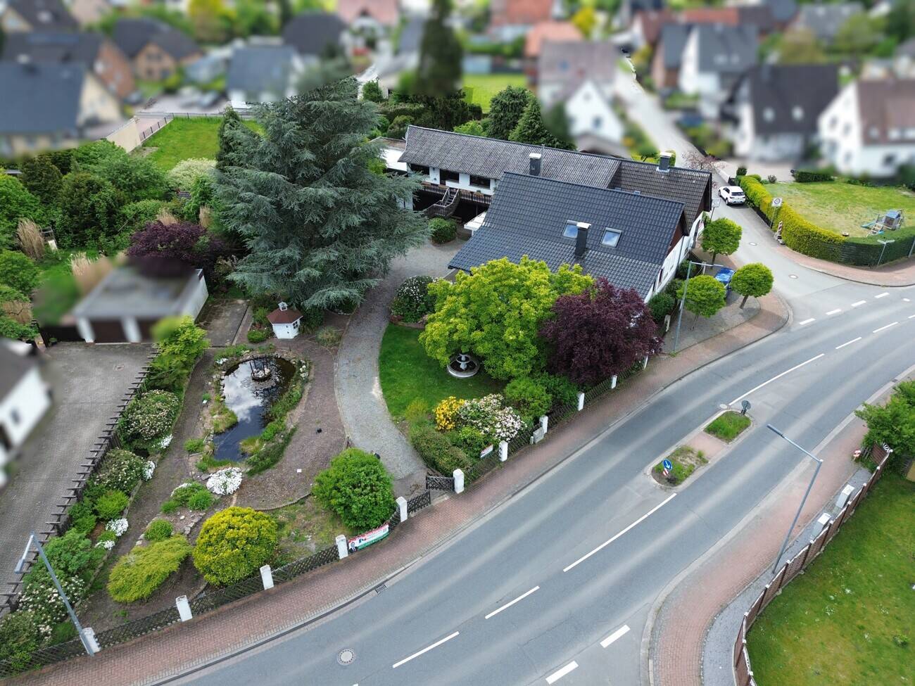 Großzügiges Wohnensemble mit Gartenidylle, Ausbaupotenzial und vielseitigen Nutzungsmöglichkeiten – Löhne – Bild 1 von 9