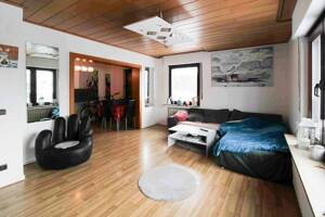 Freistehendes Zweifamilienhaus: 3 Garagen, 1 Carport & Wintergarten – 42579 Heiligenhaus – Vorschaubild 7