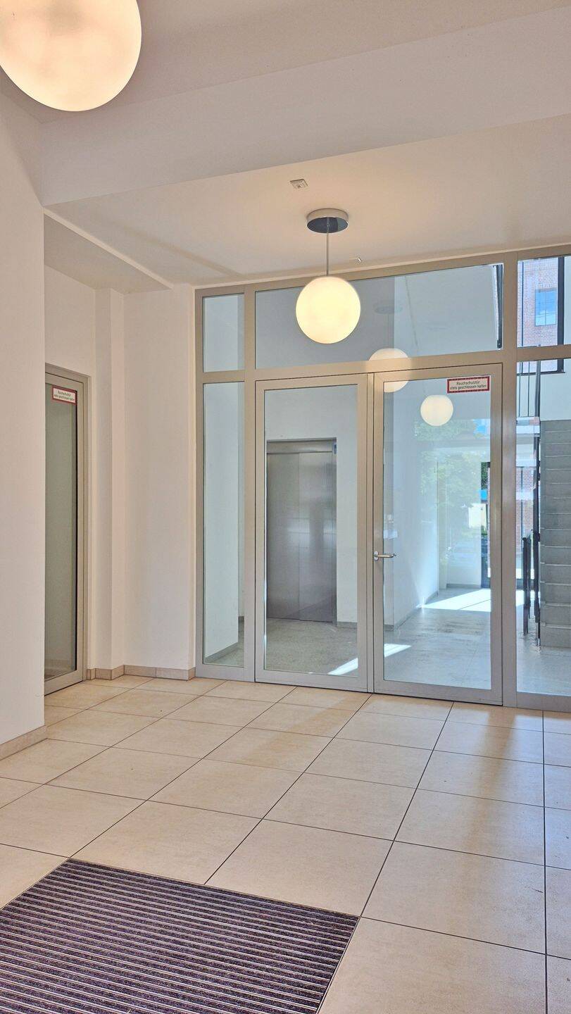 Helle, moderne 2 Zimmerwohnung mit großer Terrasse, Westausrichtung – Berlin – Vorschaubild 3