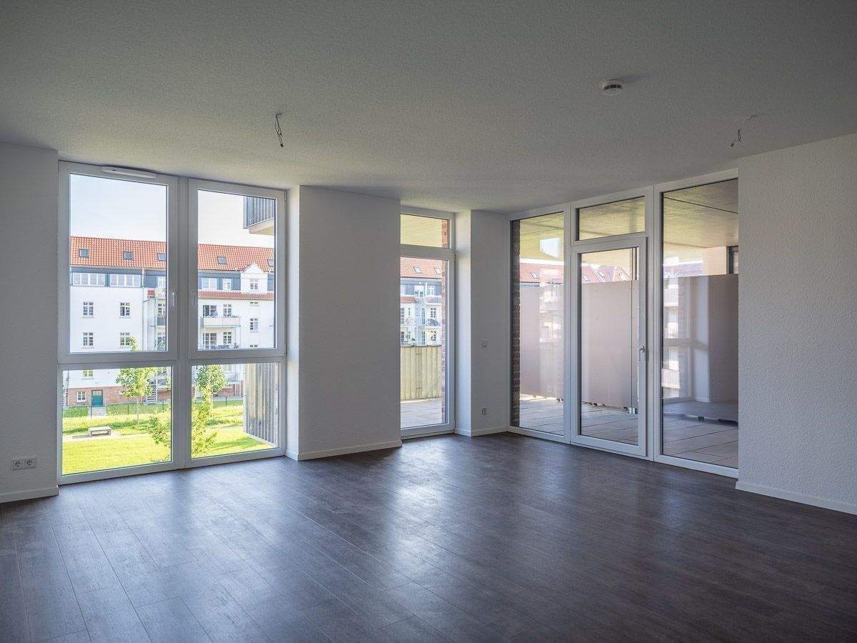 Wohnen im Park - sonnige 2-Zimmer-Wohnung im 3.OG mit Blick ins Grüne – Erfurt – Vorschaubild 2