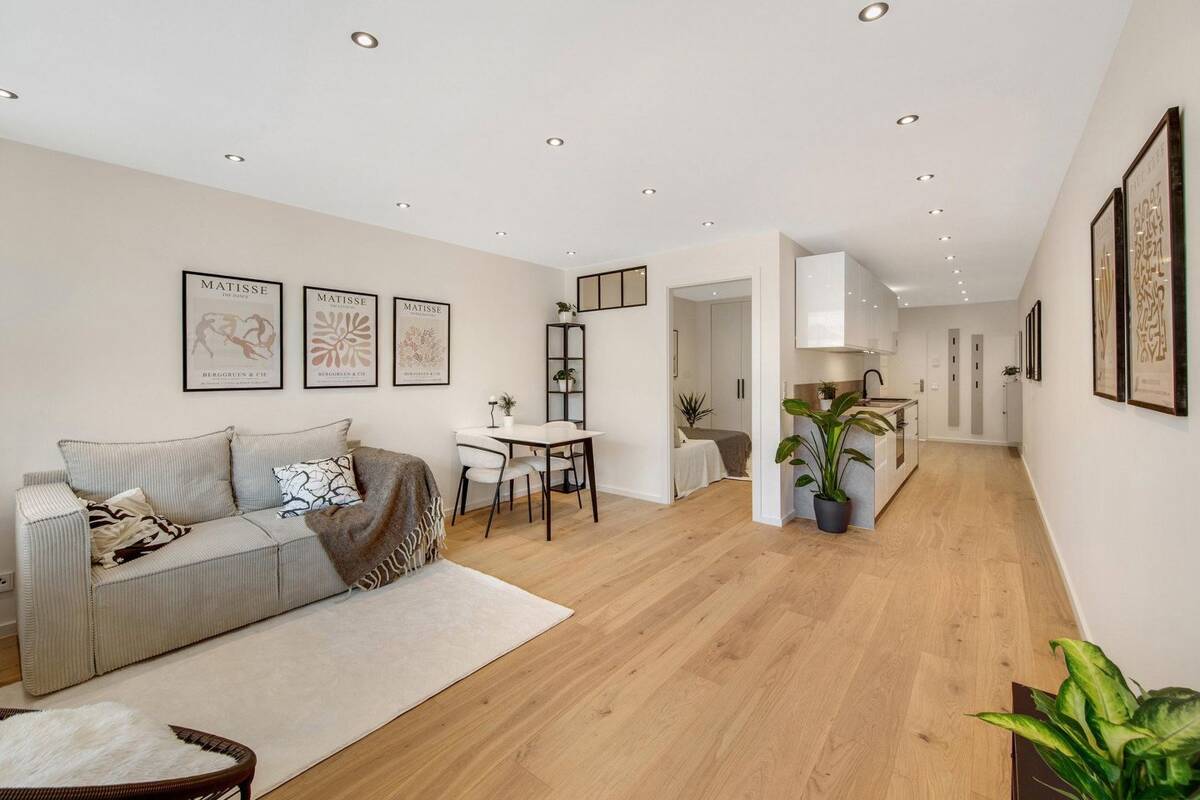 Erstbezug nach Kernsanierung: Exklusive Designerwohnung mit EBK, Balkon & TG-Stellplatz – 53129 Bonn – Bild 1 von 9