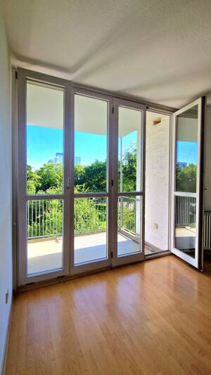 TOP-EXKLUSIVES KURZFRISTIGES ANGEBOT 2-ZIMMER-WOHNUNG IN NEUHADERN