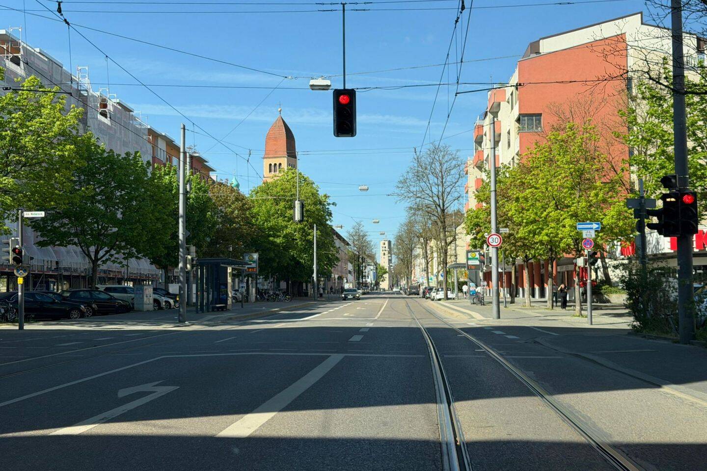 Pfersee - Zentrale 3 Zi. Whg. mit TG & Außenstellplatz sowie Terrasse im Stadtzentrum von Augsburg – Augsburg – Bild 1 von 9