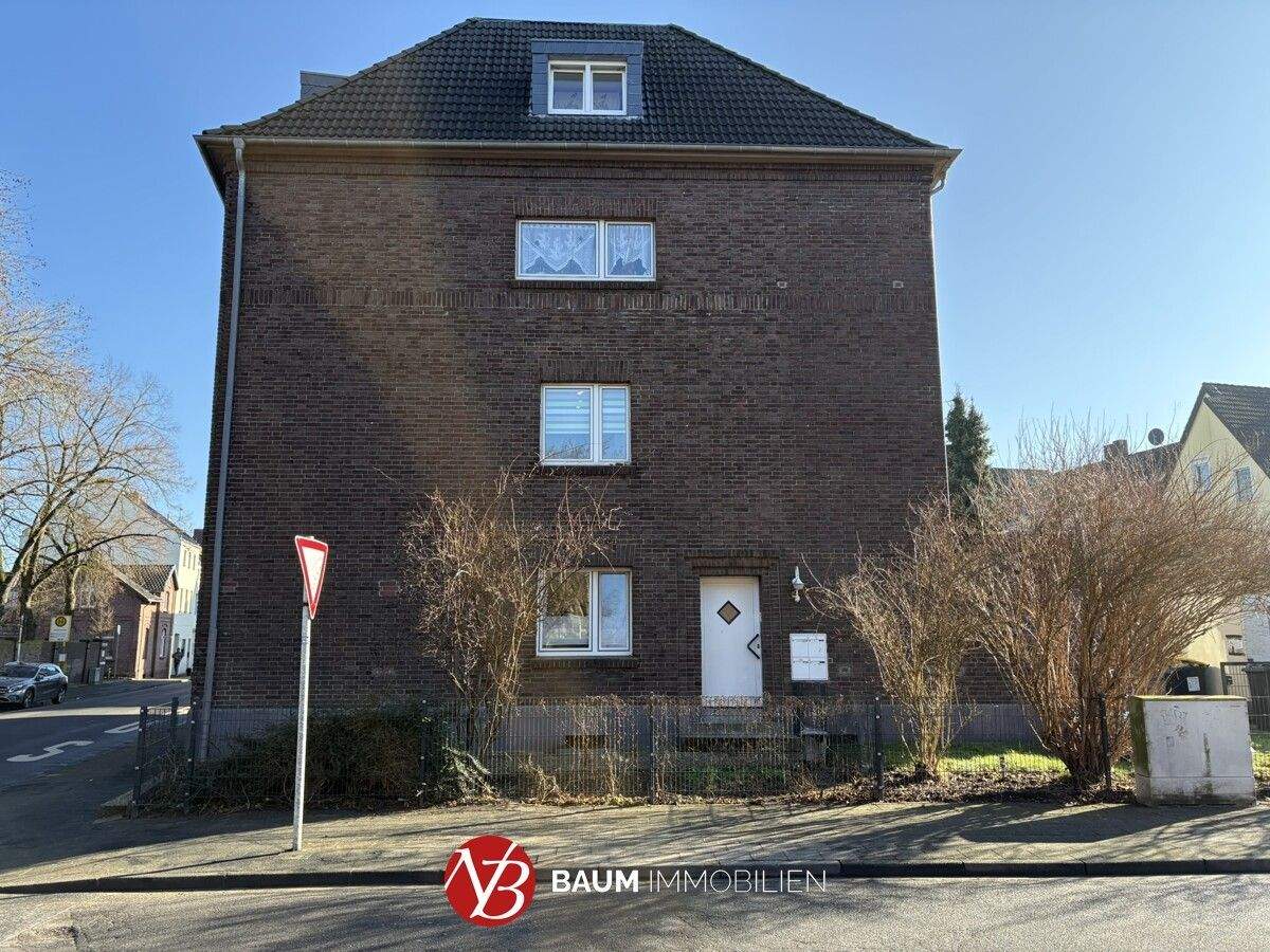 Vollvermietetes Mehrfamilienhaus mit Garagen in Mönchengladbach-Rheydt