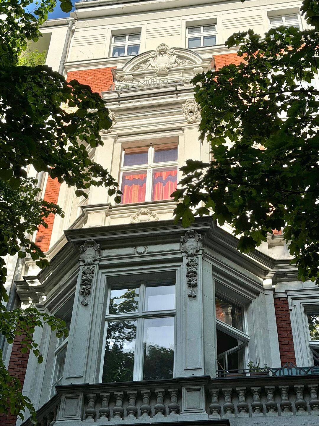 Prachtvoller Altbau in bester Lage unweit des KaDeWe