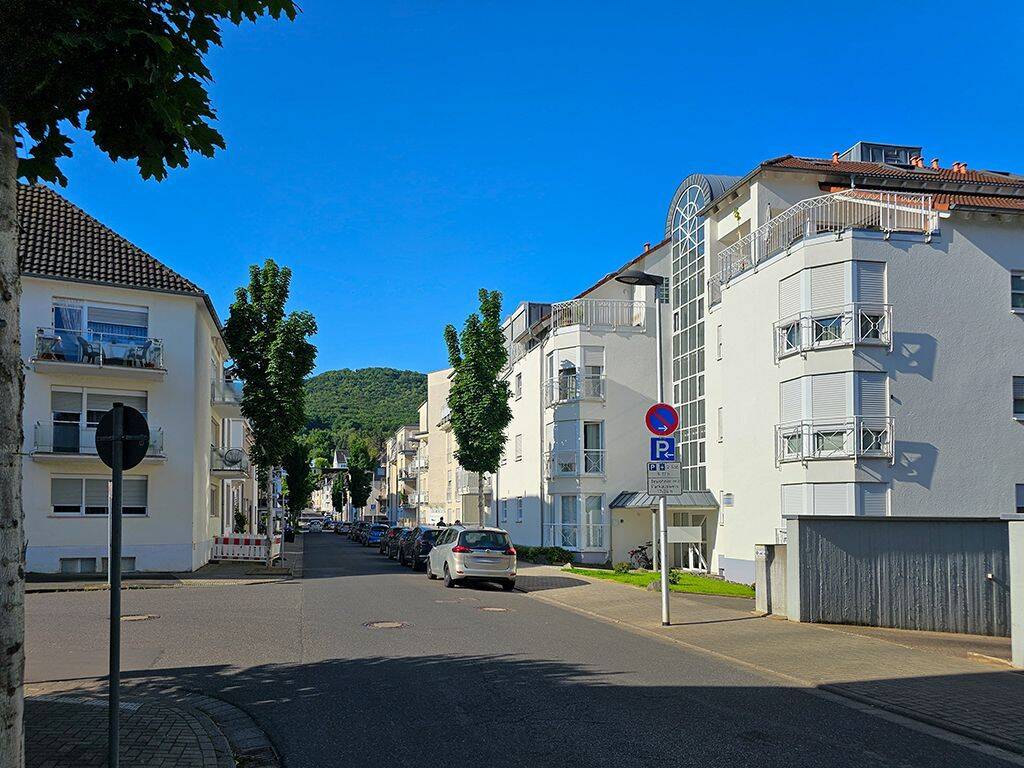 Stilvolle 3,5-Zimmer-Eigentumswohnung in begehrter Lage von Bad Neuenahr – Bad Neuenahr-Ahrweiler – Vorschaubild 2