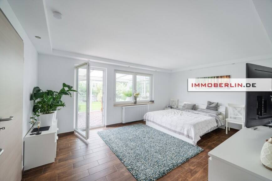 IMMOBERLIN.DE - Entzückender Bungalow mit Gartenidylle & Wintergarten im Berliner Speckgürtel – Blankenfelde-Mahlow – Vorschaubild 3