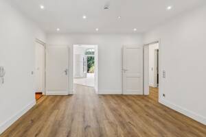 Bremen - Schwachhausen I Luxus Wohnung mit Kamin, Garten und Garage – 28213 Bremen – Vorschaubild 3