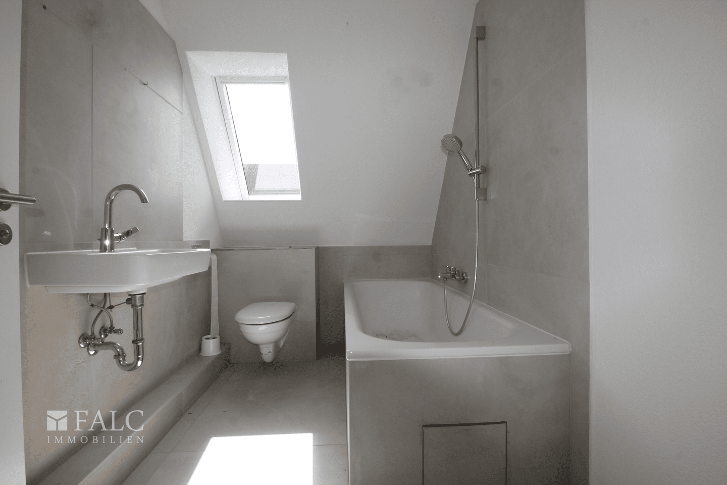 +++ Zweifamilienhaus mit vielen Möglichkeiten und großem Grundstück +++ – Lübeck – Vorschaubild 9