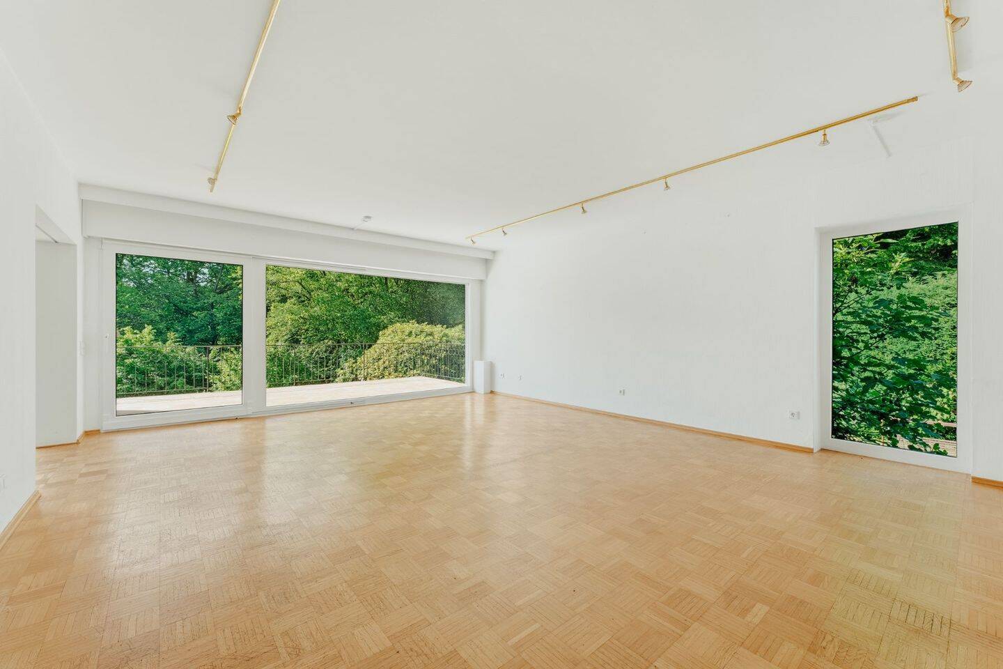 Anwesen zum Wohnen und Arbeiten mit Pool, Sauna und eigenem Wald in Overath – Overath – Vorschaubild 7
