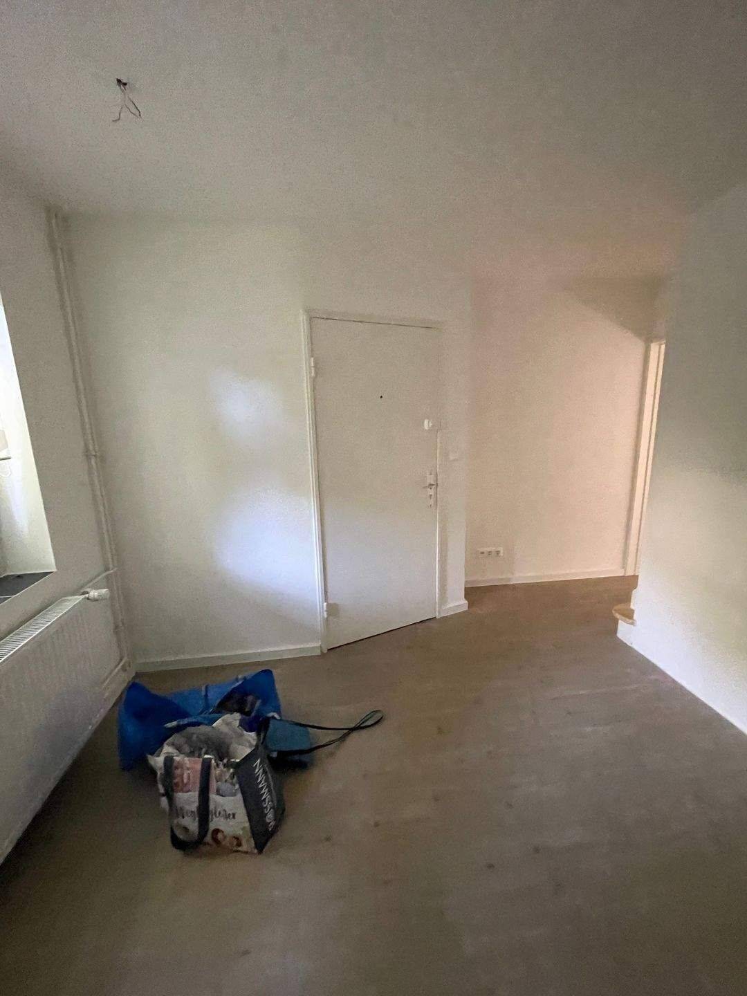 Schönes Reihenhaus in ruhiger Lage !Bitte Beschreibung beachten! (Bilder sind aus einem bauähnlichem Reihenhaus) – Hamburg – Vorschaubild 2