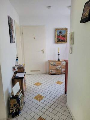 ***PROVISIONSFREI*** 2 Zimmer in attraktiver Lage! Ideal für Singles, junge Paare und Senioren! – 70374 Stuttgart – Vorschaubild 2