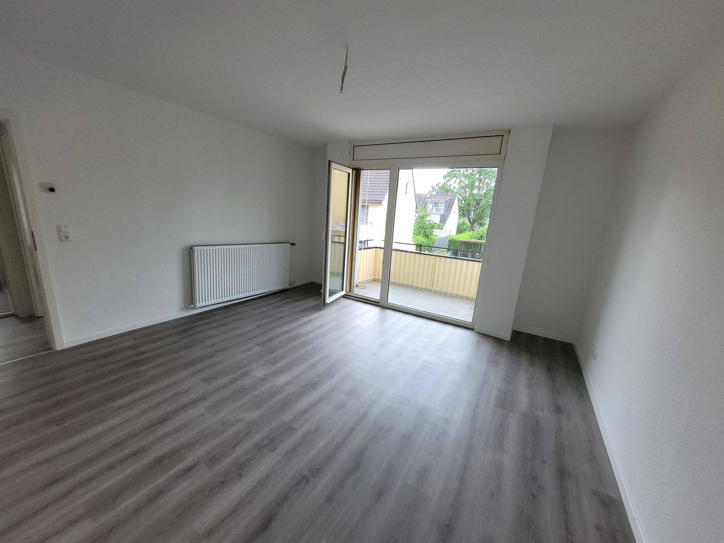 Neu renoviert in Walle: 3-Zi.-Wohnung, 2 Balkone, frei! – Bremen – Vorschaubild 3