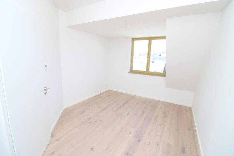 Erstbezug im Neubau: Exklusive Dachgeschosswohnung mit Loggia, Fußbodenheizung und Parkett! – Chemnitz – Vorschaubild 7