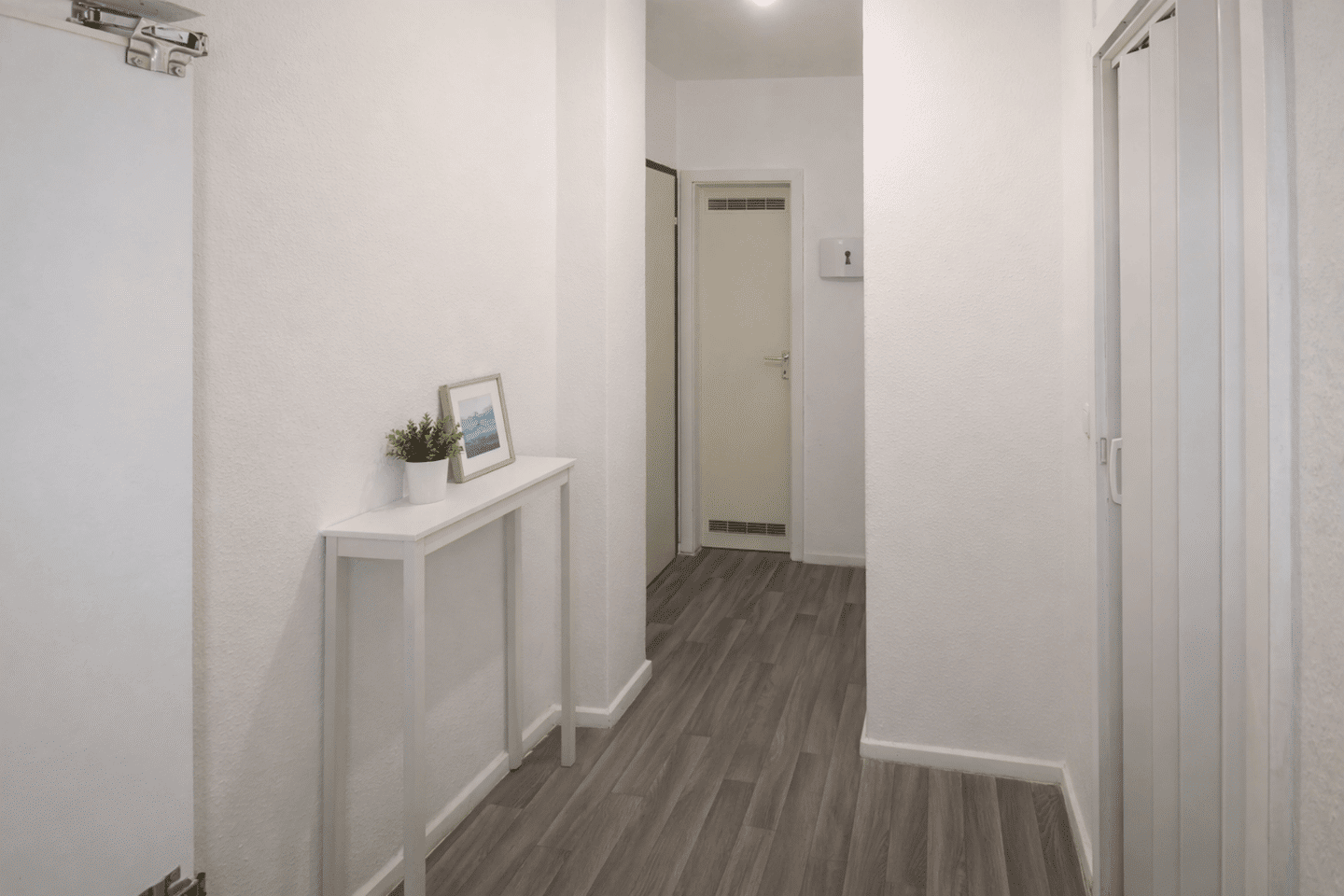 Kapitalanlage mit 7,8 % Bruttorendite - Vermietete 2-Zimmer-Wohnung mit Balkon im 1.OG – Salzgitter – Vorschaubild 2