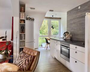 Echt schick + 2,5-Zi-Whg + 57qm + auf Wunsch mit Nachbarwohnung zusammenlegbar + in 4-FamHs + zzgl. GartenHaus + Apfelgarten – 79102 Freiburg im Breisgau – Vorschaubild 2