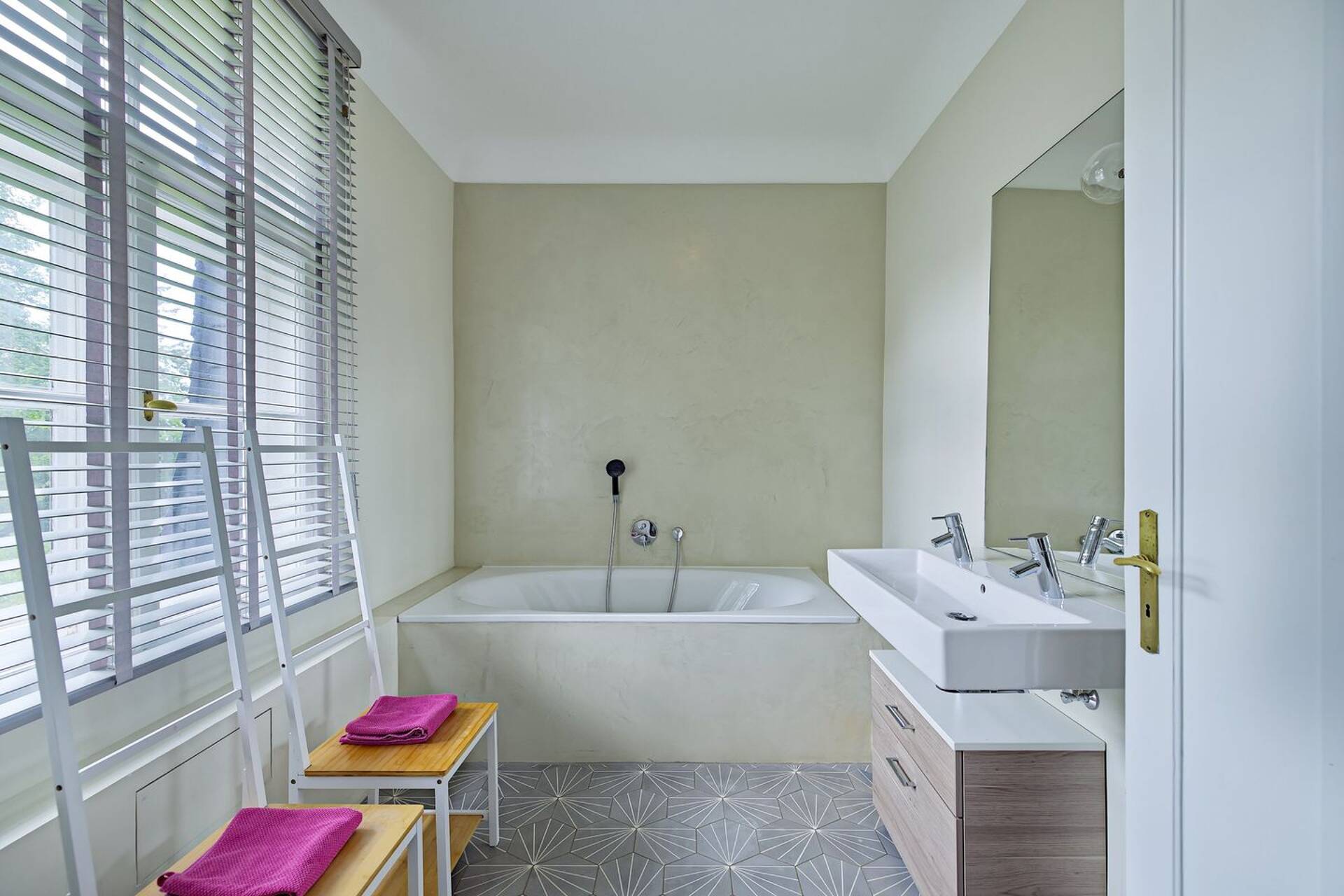 Haus in 82067 Schäftlarn mit 650 m² kaufen