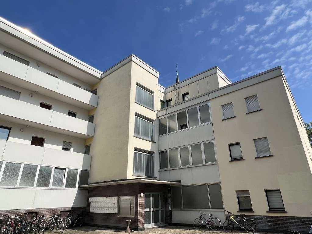 Gemütliche 3 Zimmer-Wohnung mit Balkon in zentraler Lage zum UKGM, Wilhelmstr. 19, Gießen