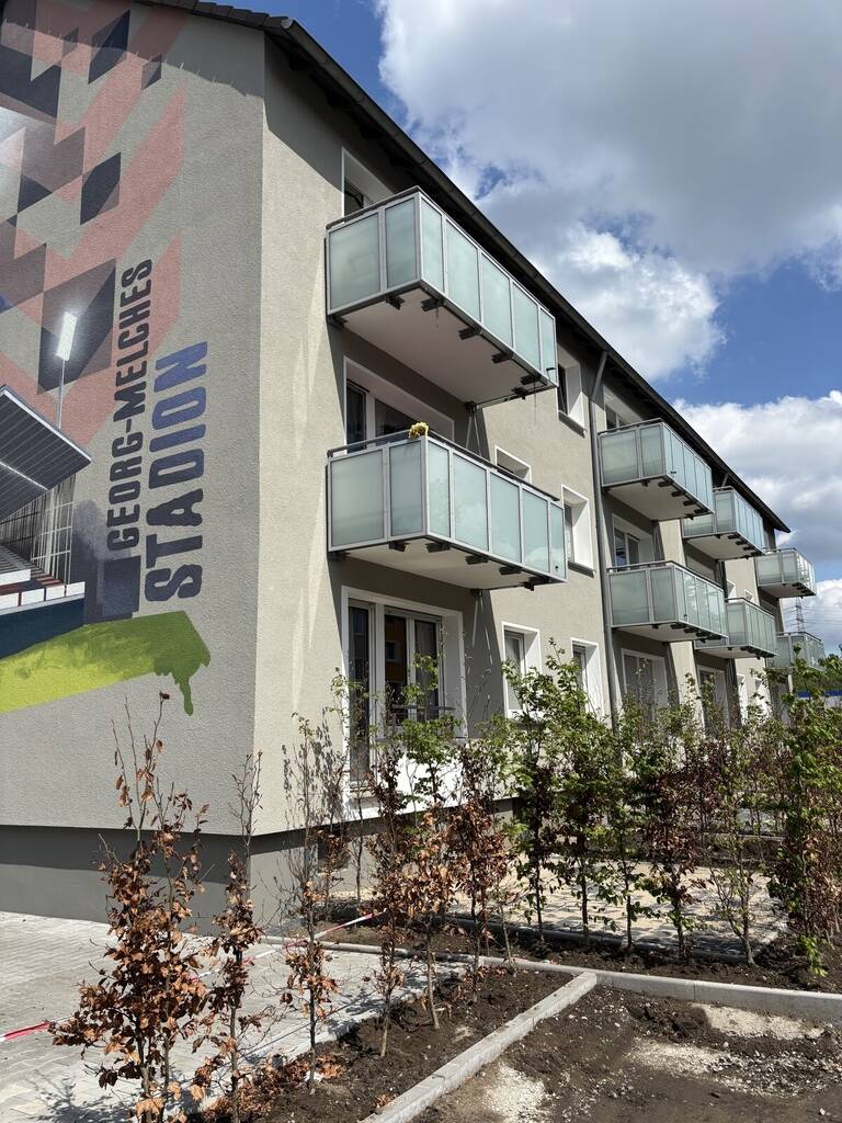 Bei VIVAWEST die Sonnenstrahlen auf der eigenen Terrasse genießen.