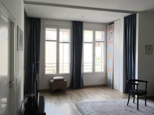 Zentral in München: moderne Wohnung im alten Hof in Erbpacht optional mit TG-Stellplatz – 80331 München – Vorschaubild 2