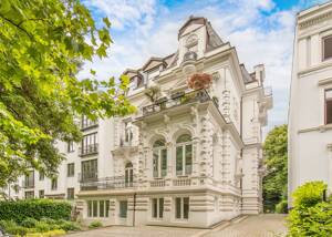 Lichtdurchflutete Endetagenwohnung in Top Lage! – 20146 Hamburg – Vorschaubild 1