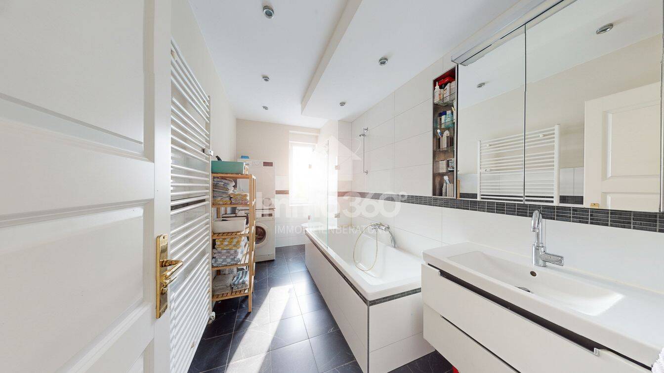 Modernisiert, klassisch geschnitten: 3-Zimmer-Wohnung mit Parkett – Berlin – Vorschaubild 6