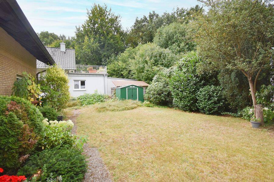 Schloß Holte-Stukenbrock: Geräumiges Mehrfamilienhaus mit großzügigem Garten! – Schloß Holte-Stukenbrock – Vorschaubild 7