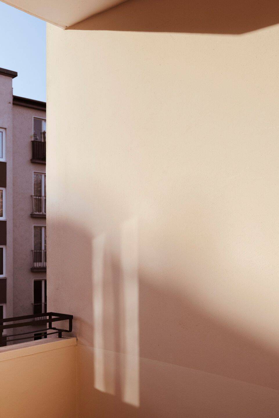 Erstbezug mit Westbalkon, Designbad und maßgefertigter Cubro-Küche – Berlin – Vorschaubild 3