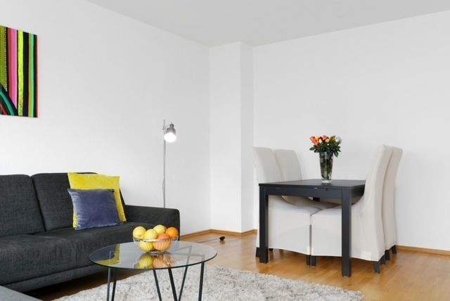 Feinste Wohnung mit guter Verkehrsanbindung – Berlin – Vorschaubild 3