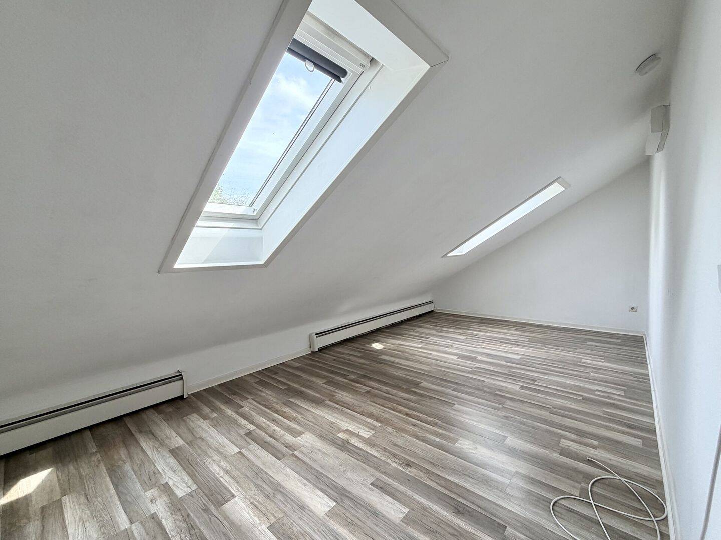 Klein aber fein! Gepflegte 2-Zimmer Dachgeschosswohnung mit Einbauküche! – Mönchengladbach – Vorschaubild 6