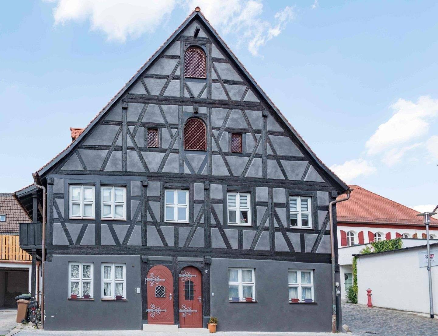Denkmalliebhaber aufgepasst!! 4-Zimmer-Wohnung im Centrum von Schwabach