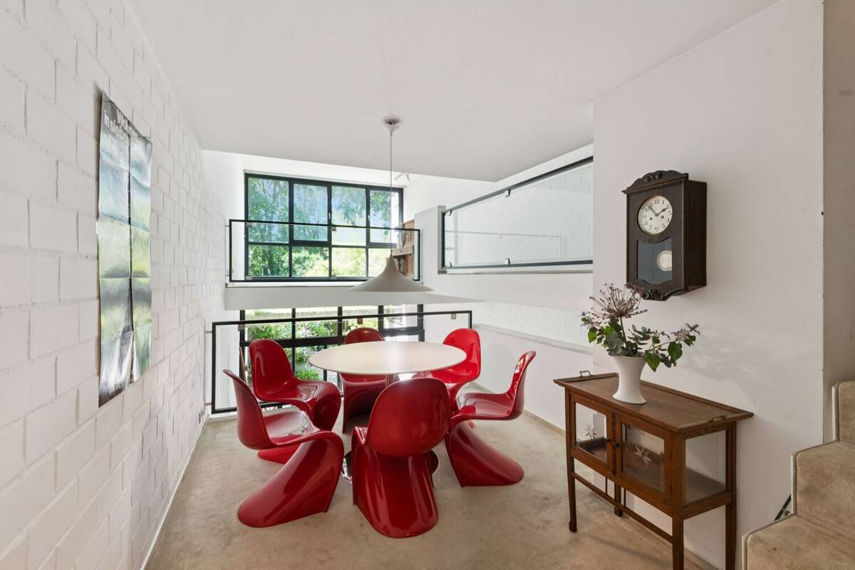 Außergewöhnliche Split-Level-Architektur - Familienfreundliches Wohnen direkt am Naturschutzgebiet – 40595 Düsseldorf – Bild 1 von 9