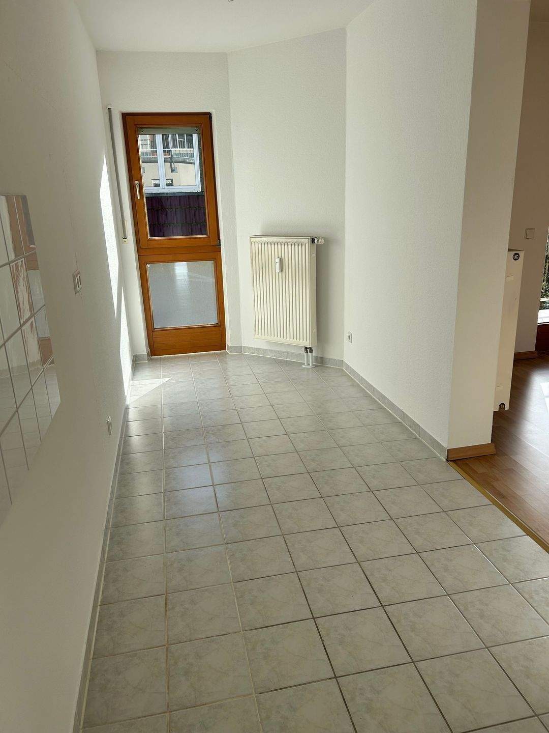 GERÄUMIGE WOHNUNG MIT BALKON UND CARPORT IM SCHÖNEN RABENSTEIN – Chemnitz – Vorschaubild 6