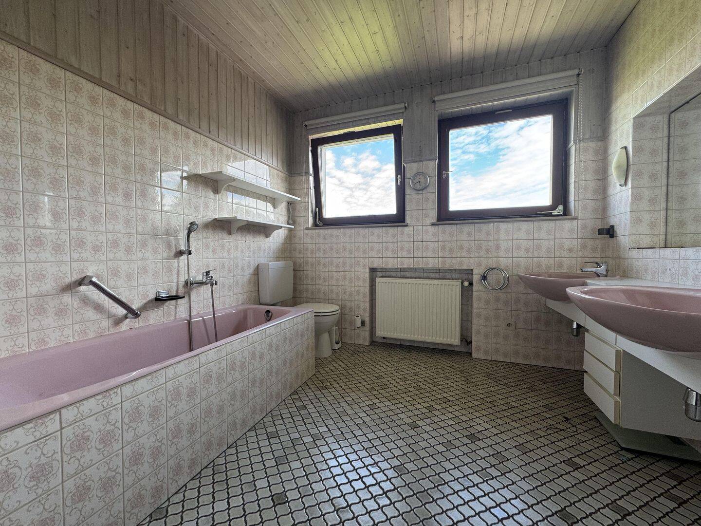 Großzügiges Zweifamilienhaus mit traumhaftem Süntelblick und großem Grundstück... – Hessisch Oldendorf – Vorschaubild 8