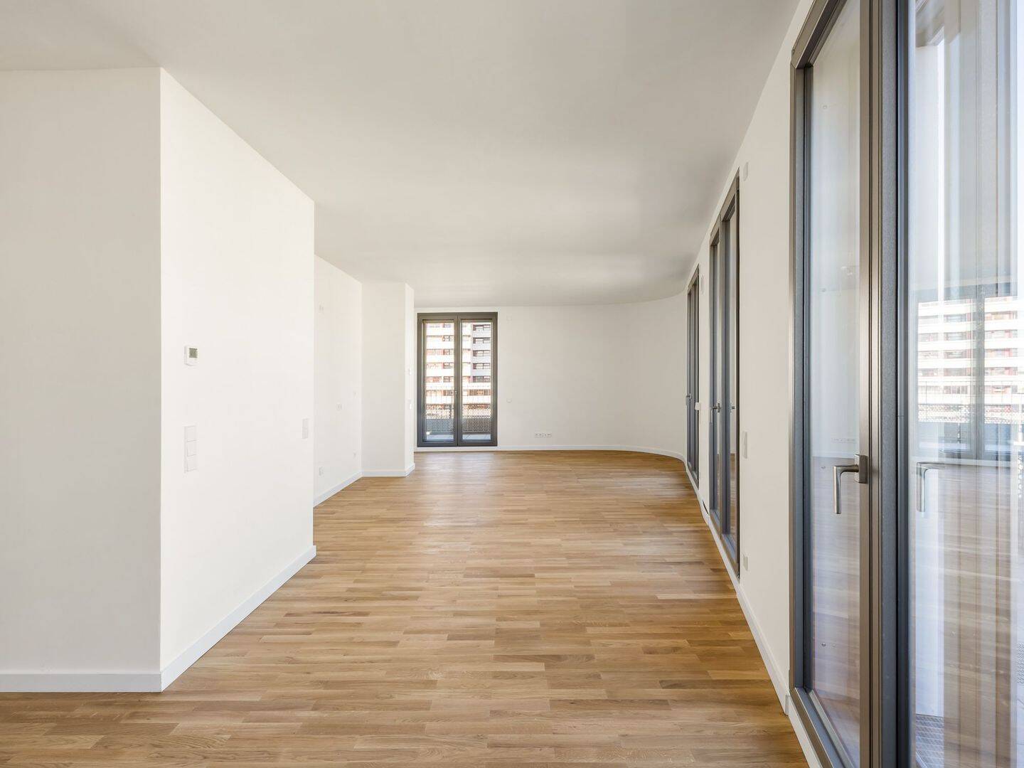 Kompaktes Penthouse mit umlaufender Terrasse und weitem Blick über Charlottenburg – Berlin – Vorschaubild 3
