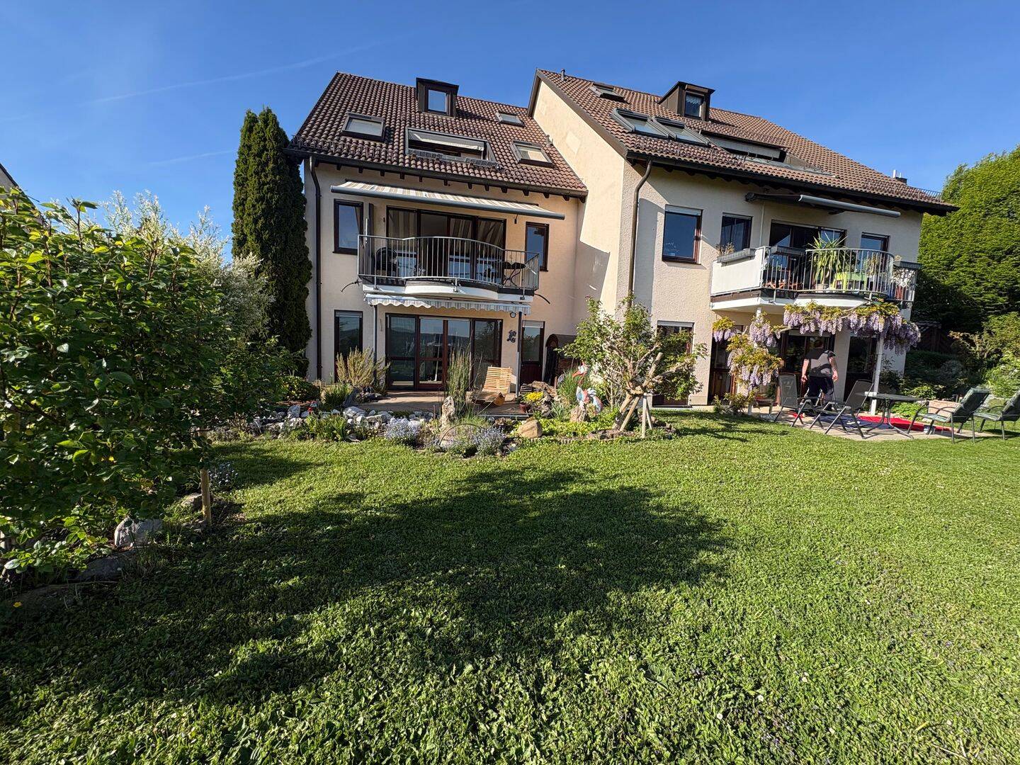 Ihr Logenplatz über Stuttgart: wunderschöne EG-Wohnung mit traumhafter Aussicht