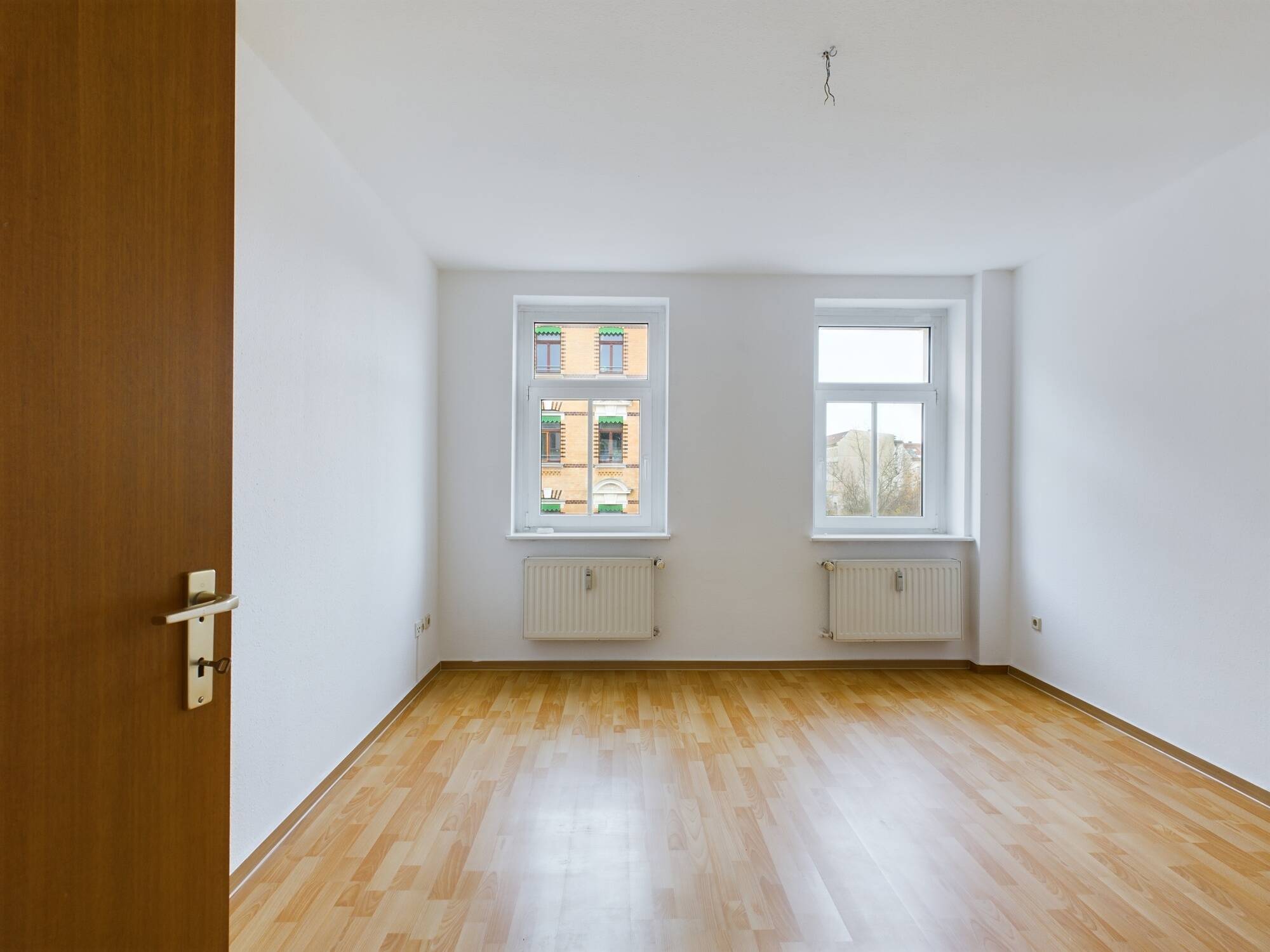 4,5-Raum-Wohnung mit 2 Bädern im 1. OG – Leipzig – Vorschaubild 3