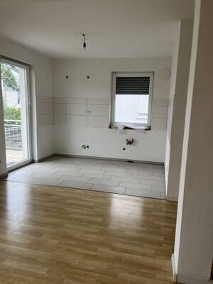 Fast wie ein eigenes Haus, großzügige Maisonette mit 5 Zimmern und ca. 140 m² – 33129 Delbrück – Vorschaubild 2
