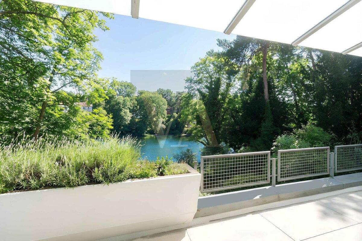 Exklusives Private Townhouse mit Seeblick, Garten & Designer-Küche direkt am Hubertussee – 14193 Berlin – Bild 1 von 9