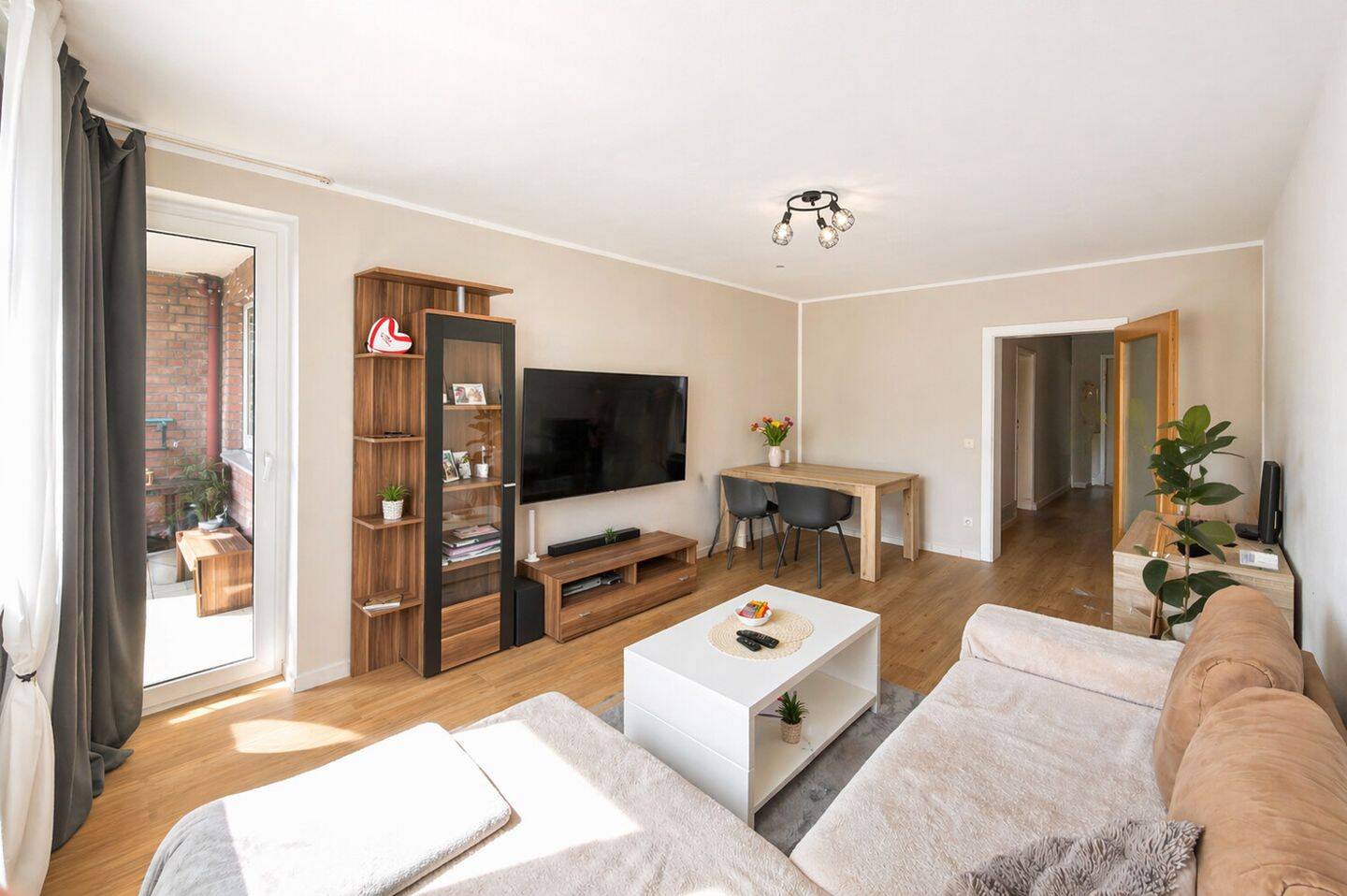 Barrierearme, modernisierte 2-Zi-Whg mit Aufzug, Loggia und Einbauküche im Duisburger Süden – Duisburg – Vorschaubild 2