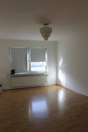 Nähe City & Innenhafen : Schöne 2 Raum Wohnung , große Wohnküche mit EBK – Ruhrorter Str. 19, 47059 Duisburg – Vorschaubild 5