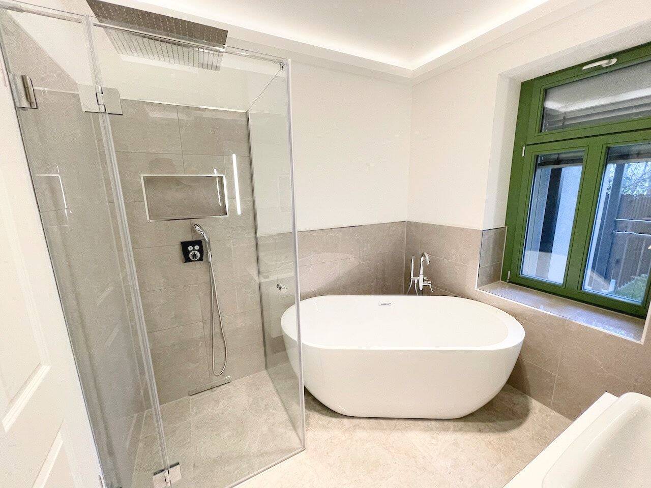 Jetzt aber! Schickes Nest mit Balkon + Parkett + Fußbodenhzg. + Wanne & Dusche + Übernahme EBK mgl. – Leipzig – Vorschaubild 3