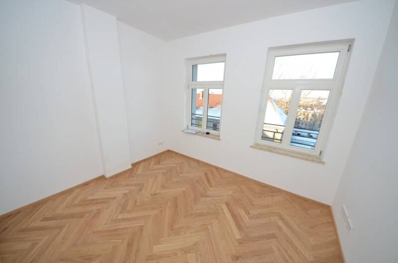 Hochwertig sanierte 2-Zimmer-Wohnung mit Wintergarten im traumhaften Altbau ! – Chemnitz – Vorschaubild 5