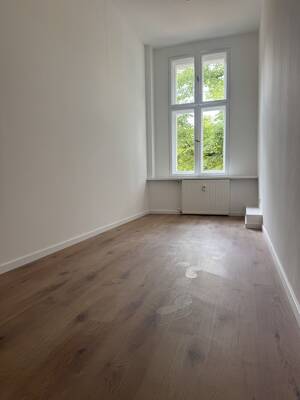 Altbaujuwel am Wröhmännerpark -5-Zimmer-Wohnung mit Stuck, Balkon und zwei Bädern – 13585 Berlin – Vorschaubild 7