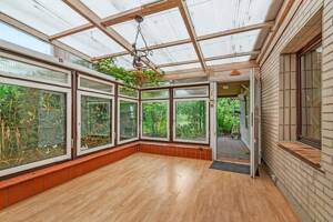 Sanierungsbedürftige Doppelhaushälfte mit traumhaftem Gartengrundstück und Garage – 22417 Hamburg – Vorschaubild 9