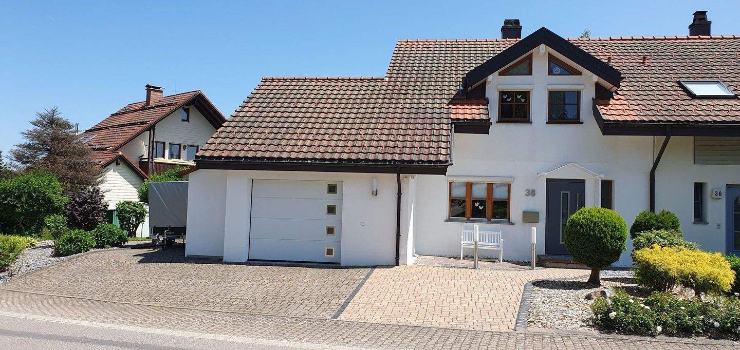 Gepflegte Doppelhaushälfte in Görwihl - ohne Makler! – Görwihl – Bild 1 von 9